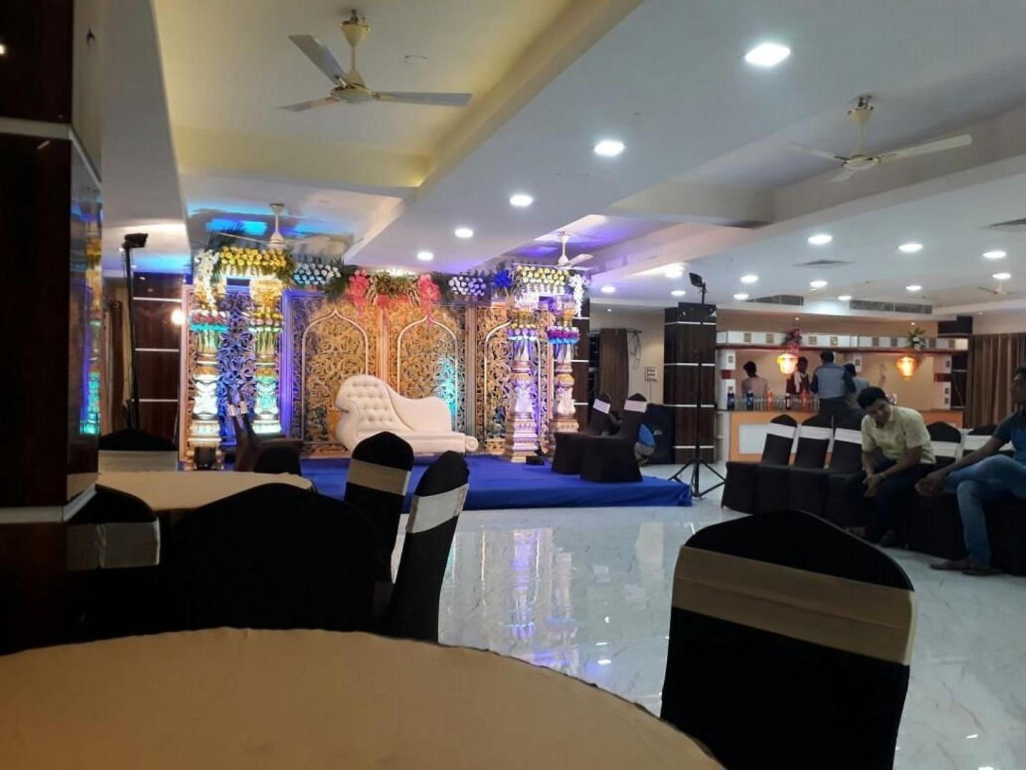 Hotel Akash Sarovar Purulia Exteriör bild
